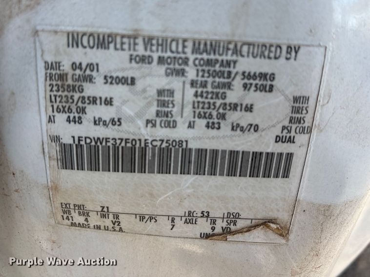 image for item EU0344 2001 Ford F350 Super Duty chip bed pickup truck