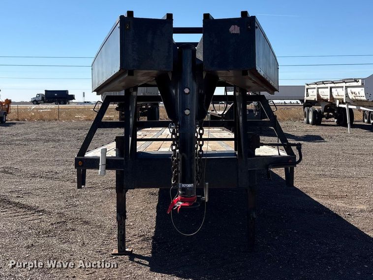 image for item EU0350 2018 Diamond T equipment trailer