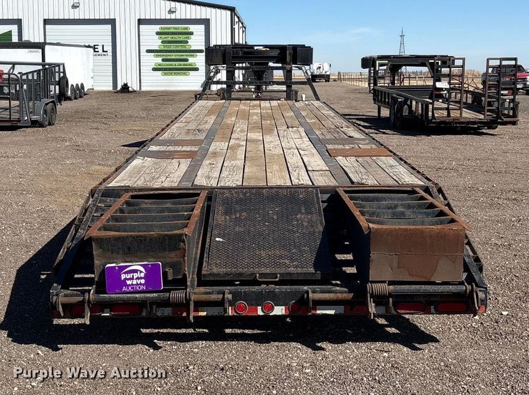 image for item EU0350 2018 Diamond T equipment trailer