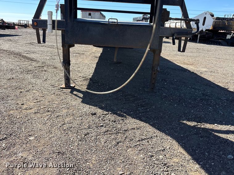 image for item EU0350 2018 Diamond T equipment trailer