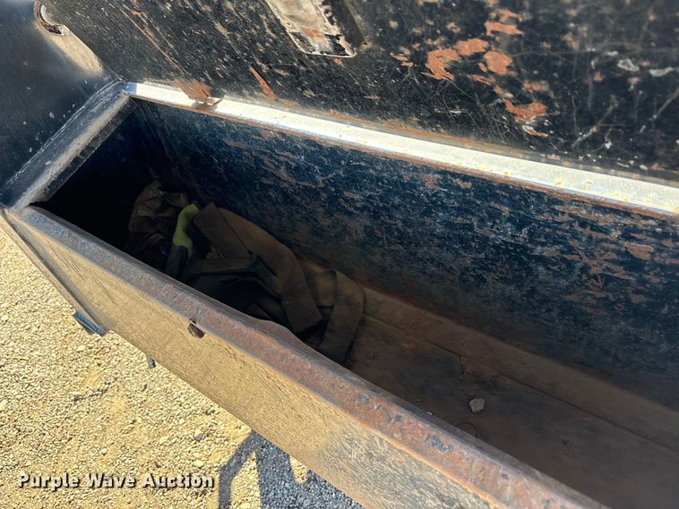 image for item EU0350 2018 Diamond T equipment trailer
