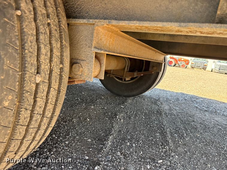 image for item EU0350 2018 Diamond T equipment trailer