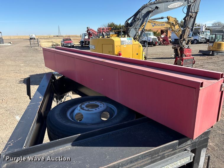 image for item EU0352 2013 Big Bubba's flatbed trailer