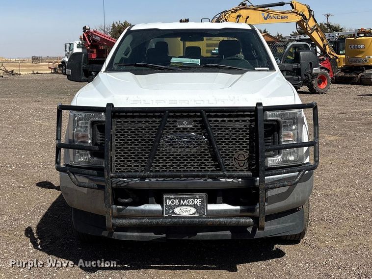 image for item EU0361 2019 Ford F250 Super Duty Crew Cab pickup truck