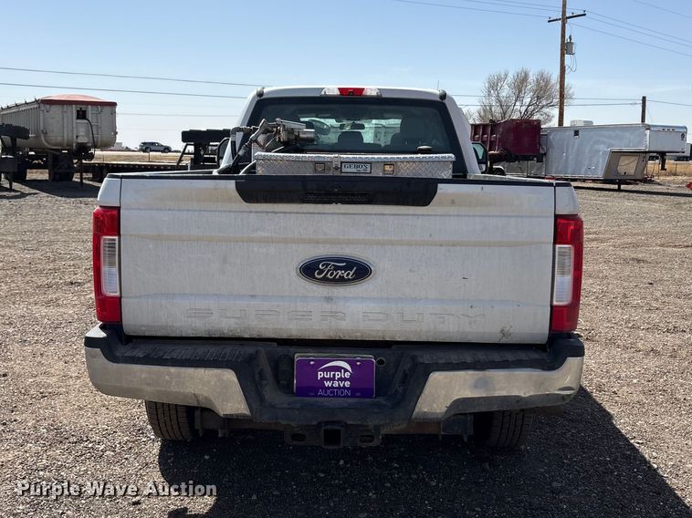 image for item EU0361 2019 Ford F250 Super Duty Crew Cab pickup truck