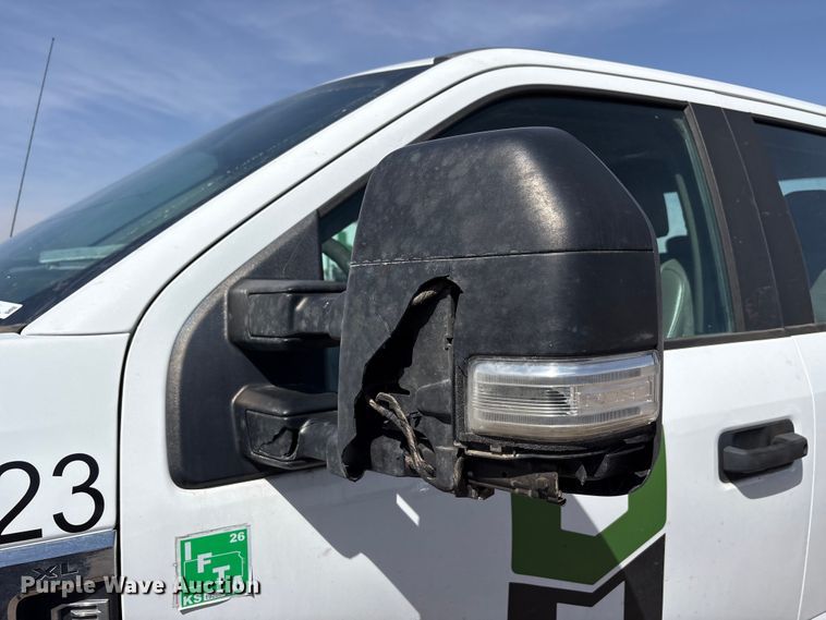 image for item EU0361 2019 Ford F250 Super Duty Crew Cab pickup truck