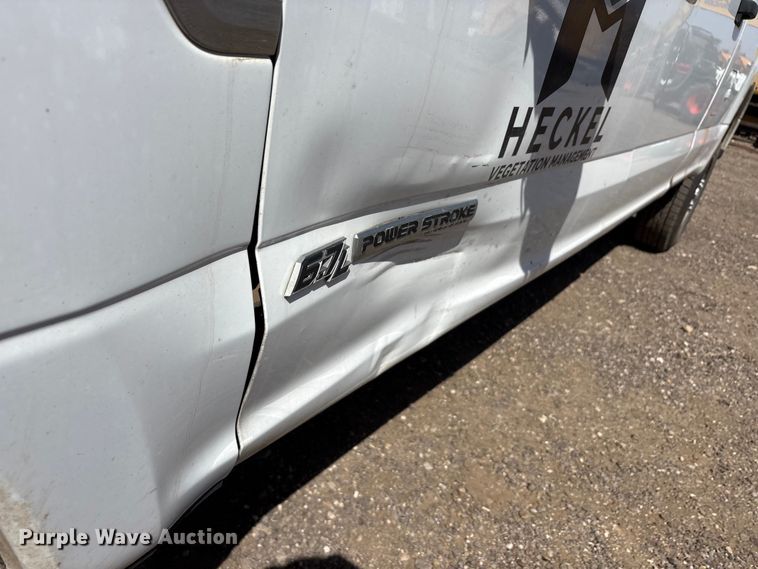 image for item EU0361 2019 Ford F250 Super Duty Crew Cab pickup truck