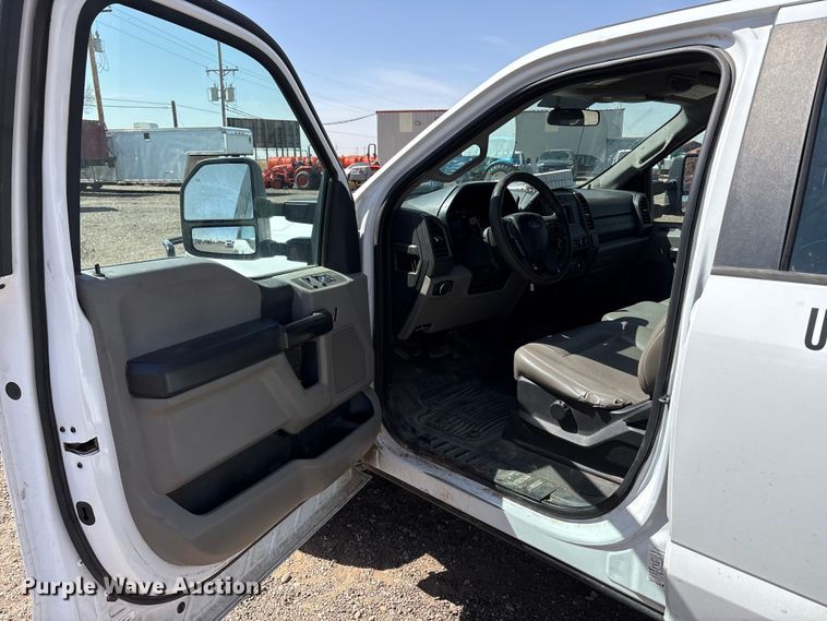 image for item EU0361 2019 Ford F250 Super Duty Crew Cab pickup truck