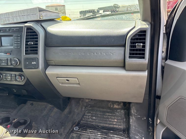 image for item EU0361 2019 Ford F250 Super Duty Crew Cab pickup truck