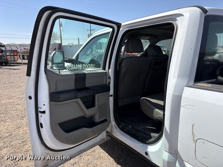 image for item EU0361 2019 Ford F250 Super Duty Crew Cab pickup truck