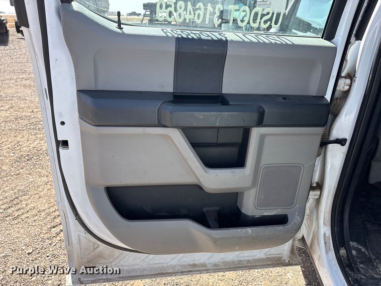 image for item EU0361 2019 Ford F250 Super Duty Crew Cab pickup truck