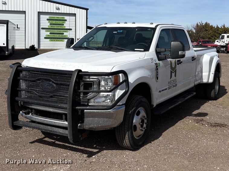image for item EU0381 2020 Ford F350 Crew Cab pickup truck
