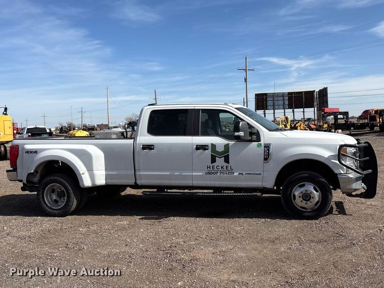 image for item EU0381 2020 Ford F350 Crew Cab pickup truck
