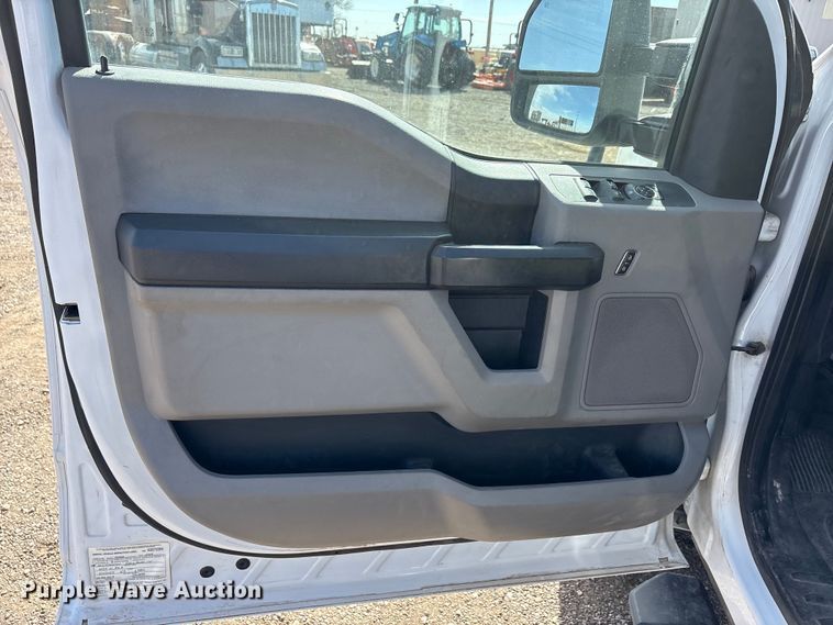 image for item EU0381 2020 Ford F350 Crew Cab pickup truck