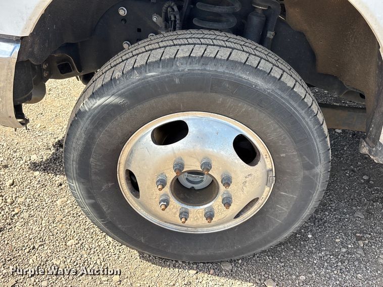 image for item EU0381 2020 Ford F350 Crew Cab pickup truck