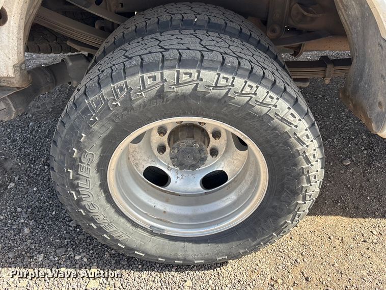 image for item EU0381 2020 Ford F350 Crew Cab pickup truck