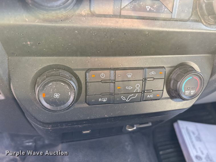 image for item EU0381 2020 Ford F350 Crew Cab pickup truck