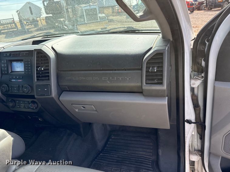 image for item EU0381 2020 Ford F350 Crew Cab pickup truck