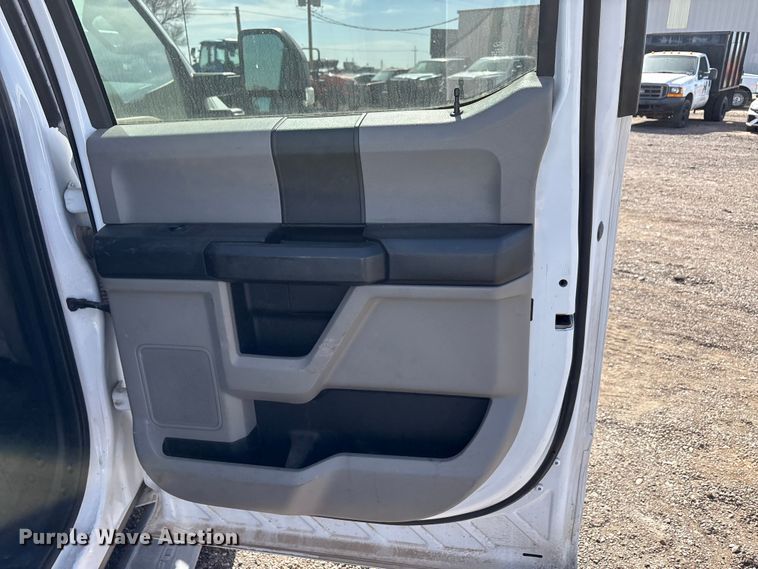 image for item EU0381 2020 Ford F350 Crew Cab pickup truck