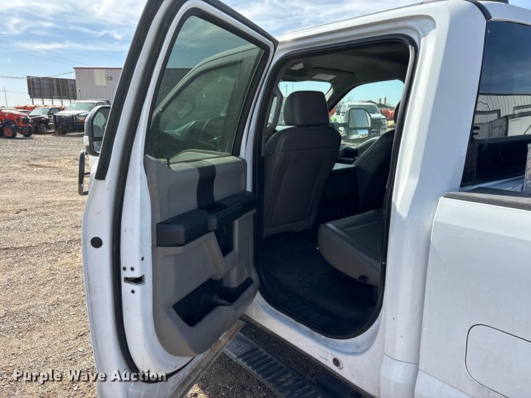 image for item EU0381 2020 Ford F350 Crew Cab pickup truck