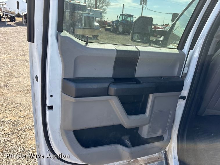 image for item EU0381 2020 Ford F350 Crew Cab pickup truck