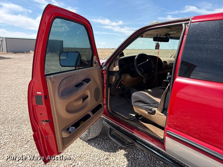 image for item EU0404 1999 Dodge Ram 2500 Ext. Cab pickup truck