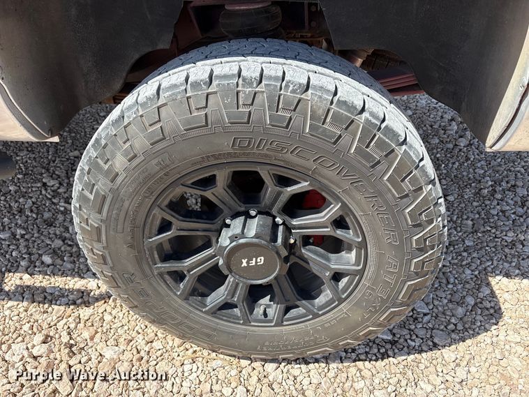 image for item EU0404 1999 Dodge Ram 2500 Ext. Cab pickup truck