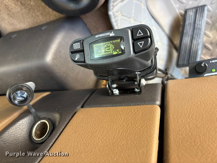 image for item EU0404 1999 Dodge Ram 2500 Ext. Cab pickup truck
