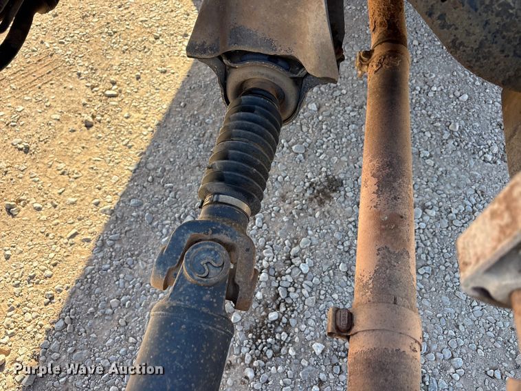 image for item EU0439 2018 Ford F350 Super Duty XL pickup truck cab and chassis