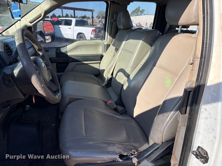 image for item EU0439 2018 Ford F350 Super Duty XL pickup truck cab and chassis