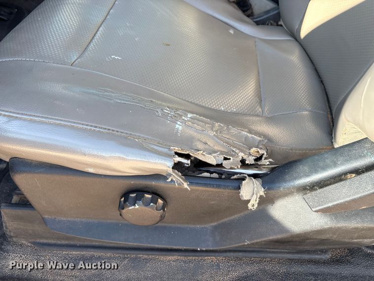 image for item EU0439 2018 Ford F350 Super Duty XL pickup truck cab and chassis