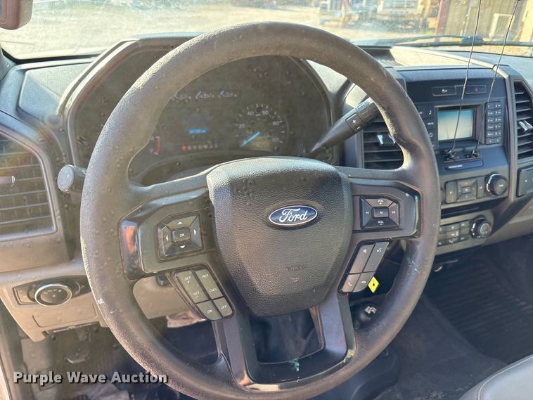 image for item EU0439 2018 Ford F350 Super Duty XL pickup truck cab and chassis