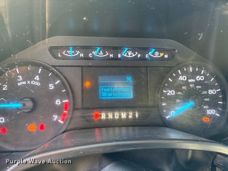 image for item EU0439 2018 Ford F350 Super Duty XL pickup truck cab and chassis