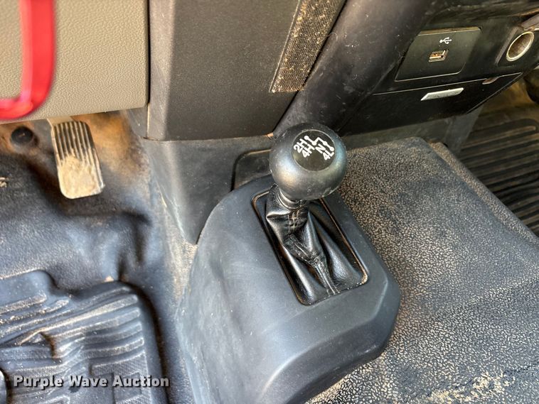 image for item EU0439 2018 Ford F350 Super Duty XL pickup truck cab and chassis