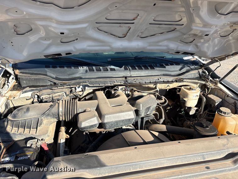 image for item EU0439 2018 Ford F350 Super Duty XL pickup truck cab and chassis