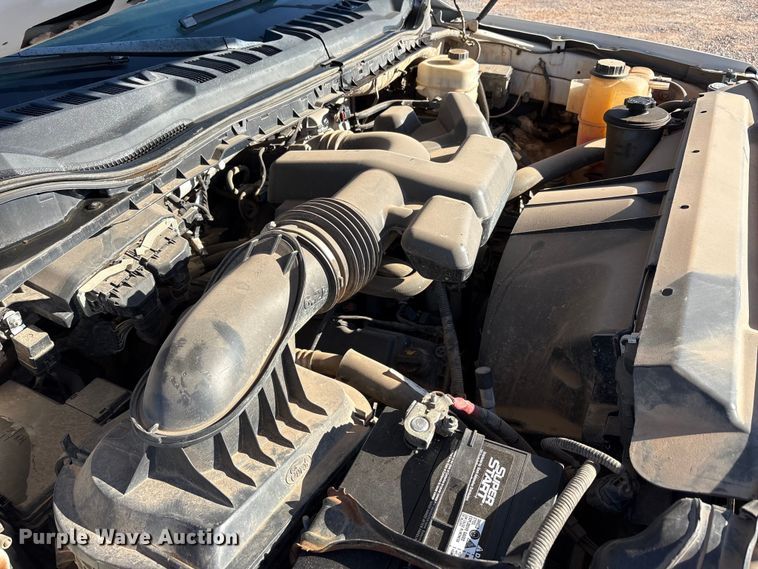 image for item EU0439 2018 Ford F350 Super Duty XL pickup truck cab and chassis