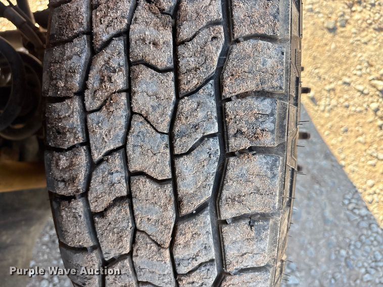 image for item EU0439 2018 Ford F350 Super Duty XL pickup truck cab and chassis