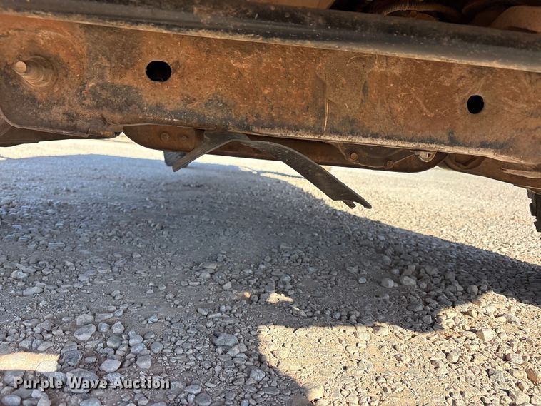 image for item EU0440 2017 GMC Sierra 2500HD Crew Cab pickup truck cab and chassis