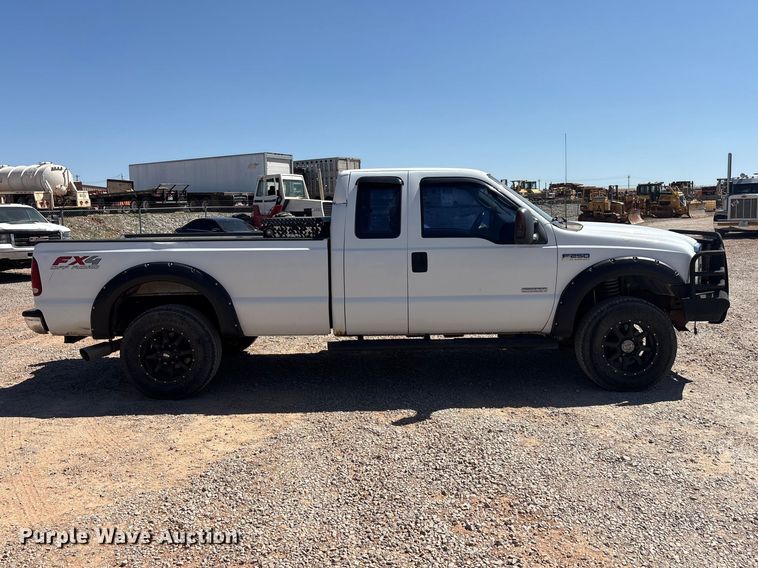 image for item EU0442 2006 Ford F250 Super Duty Ext. Cab pickup truck