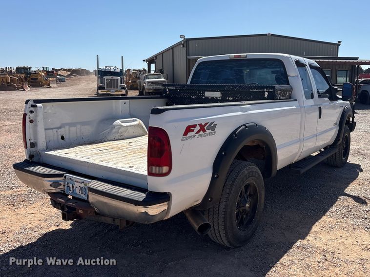 image for item EU0442 2006 Ford F250 Super Duty Ext. Cab pickup truck