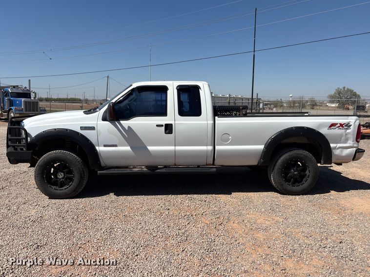 image for item EU0442 2006 Ford F250 Super Duty Ext. Cab pickup truck