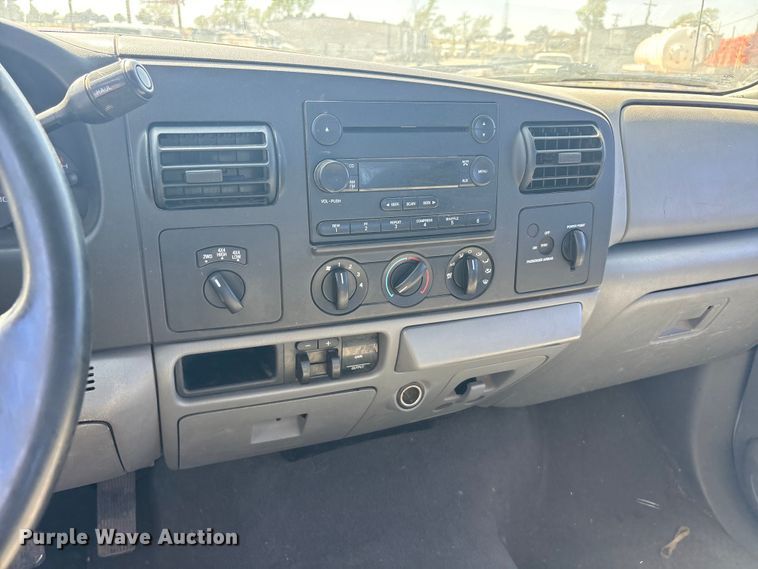 image for item EU0442 2006 Ford F250 Super Duty Ext. Cab pickup truck