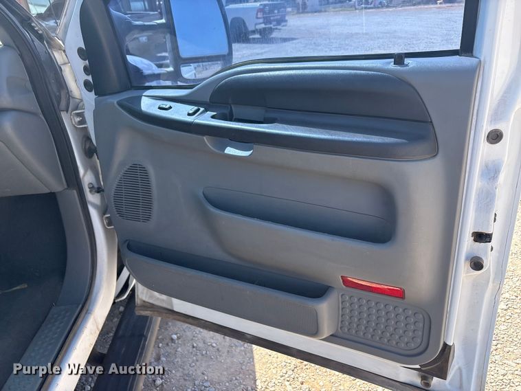 image for item EU0442 2006 Ford F250 Super Duty Ext. Cab pickup truck