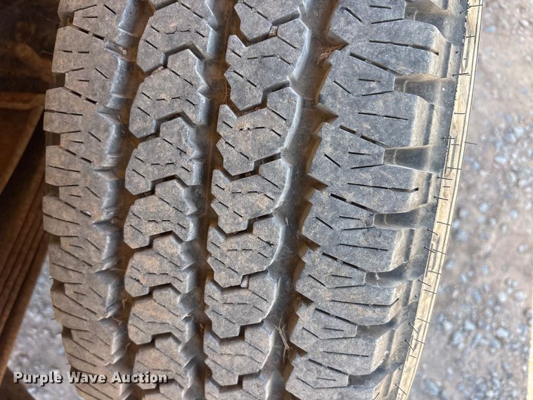 image for item EU0442 2006 Ford F250 Super Duty Ext. Cab pickup truck