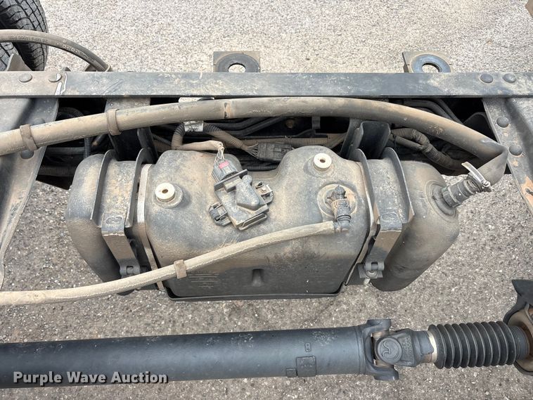 image for item EU0449 2019 Ford F350 Super Duty pickup truck cab and chassis