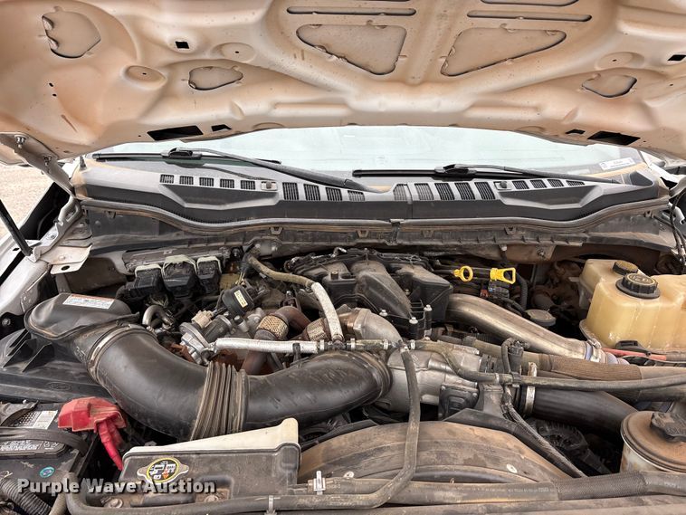 image for item EU0449 2019 Ford F350 Super Duty pickup truck cab and chassis