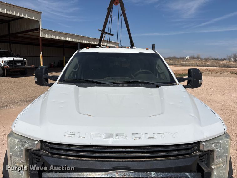 image for item EU4961 2017 Ford F550 crew cab winch truck