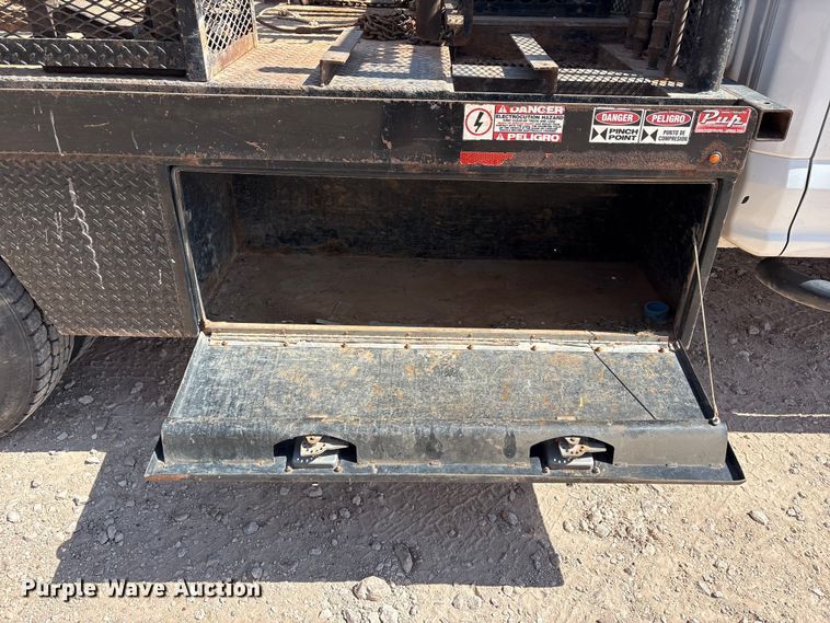 image for item EU4961 2017 Ford F550 crew cab winch truck