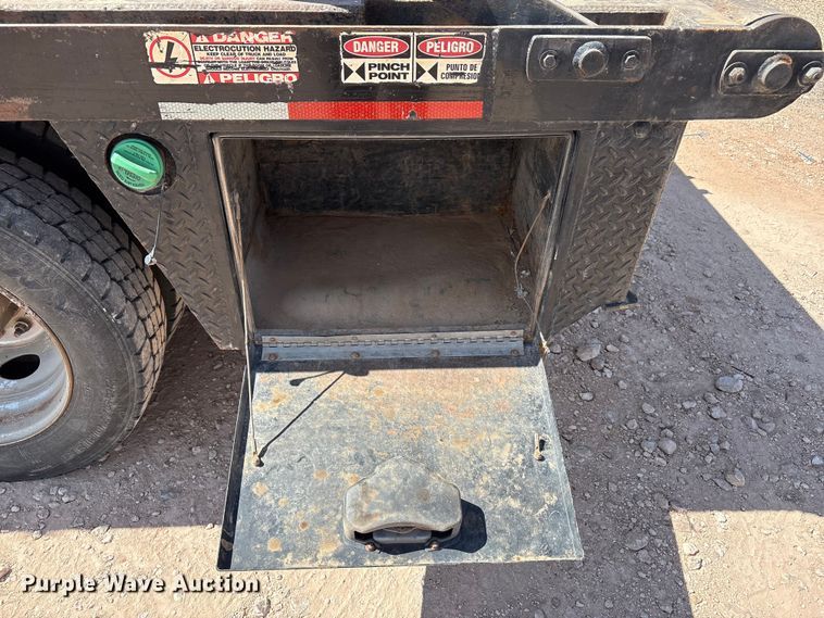 image for item EU4961 2017 Ford F550 crew cab winch truck