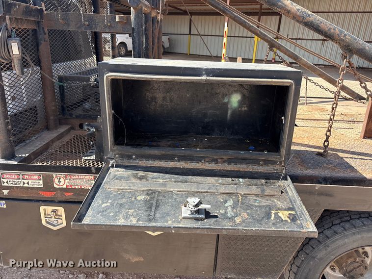 image for item EU4961 2017 Ford F550 crew cab winch truck